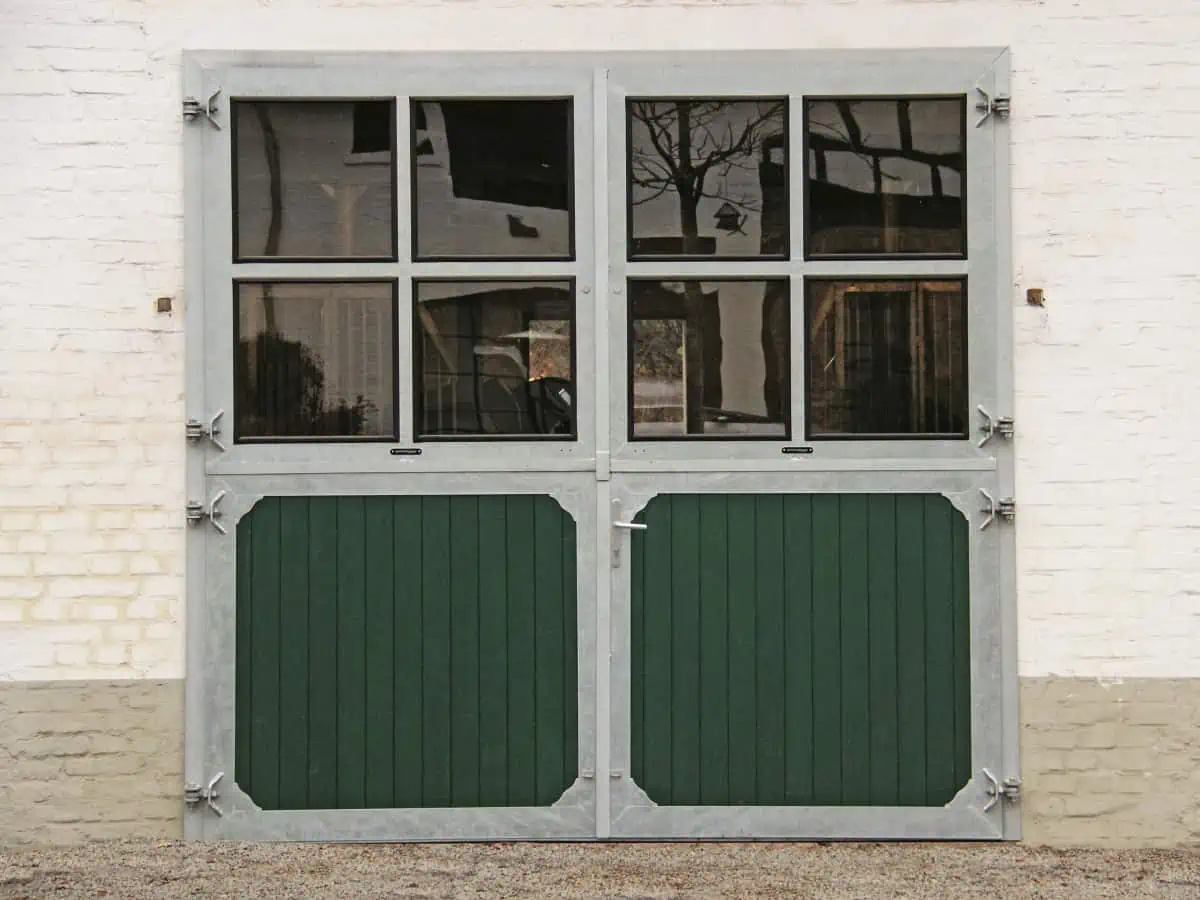 Stalltor Sprossenfenster 2,4 x 2,2 m (BxH)